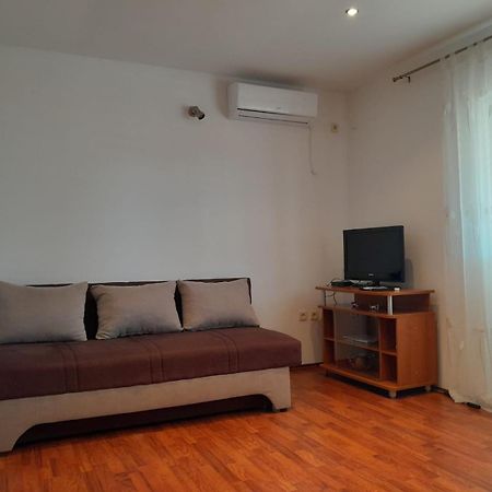 Sreca Apartment Near Beach With Bbq Bibinje Phòng bức ảnh