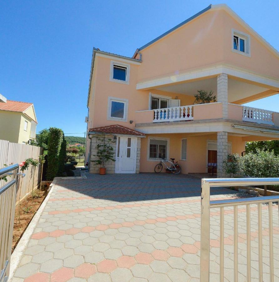 Sreca Apartment Near Beach With Bbq Bibinje Ngoại thất bức ảnh
