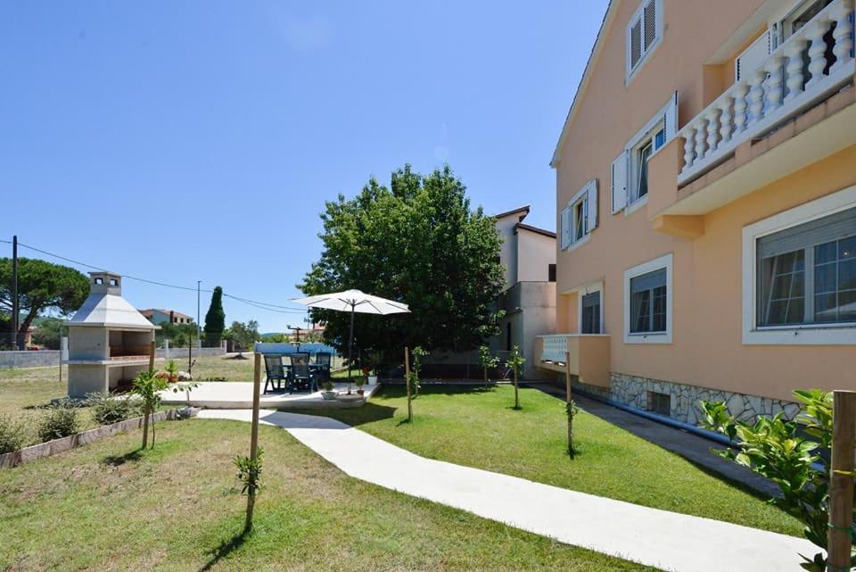 Sreca Apartment Near Beach With Bbq Bibinje Ngoại thất bức ảnh