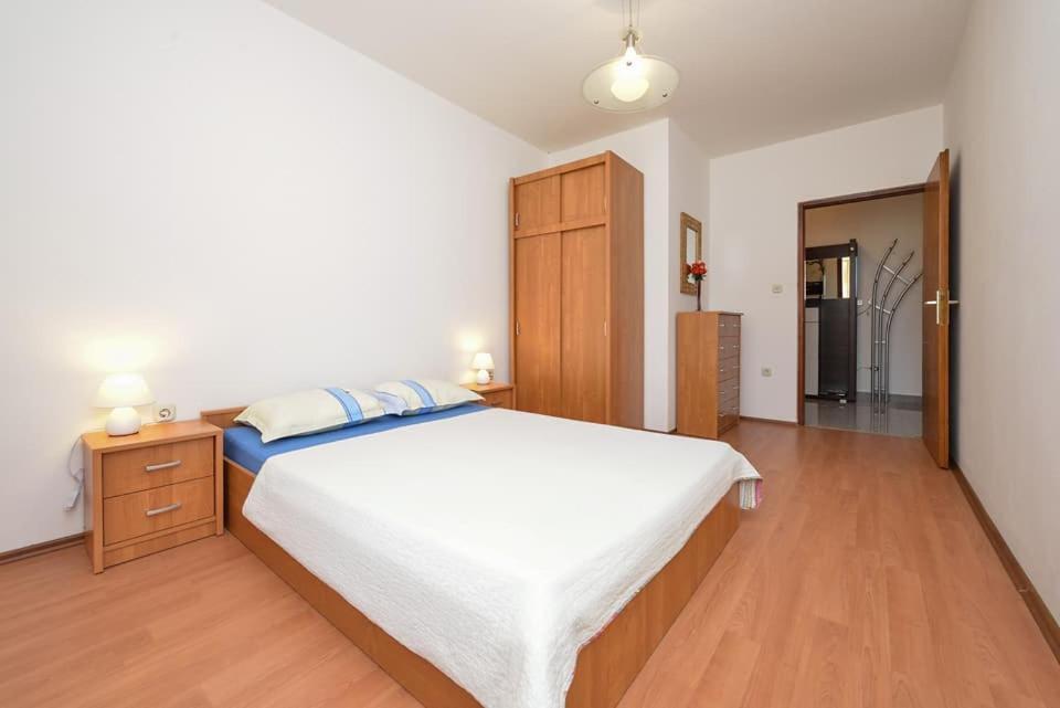 Sreca Apartment Near Beach With Bbq Bibinje Ngoại thất bức ảnh