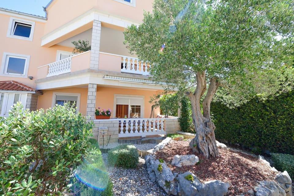 Sreca Apartment Near Beach With Bbq Bibinje Ngoại thất bức ảnh