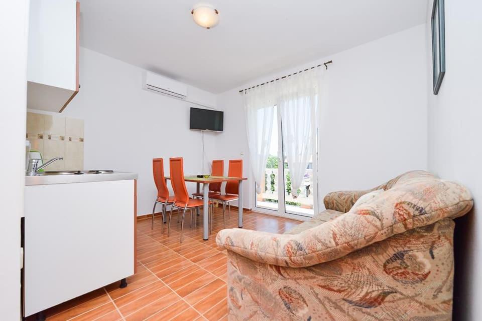 Sreca Apartment Near Beach With Bbq Bibinje Ngoại thất bức ảnh
