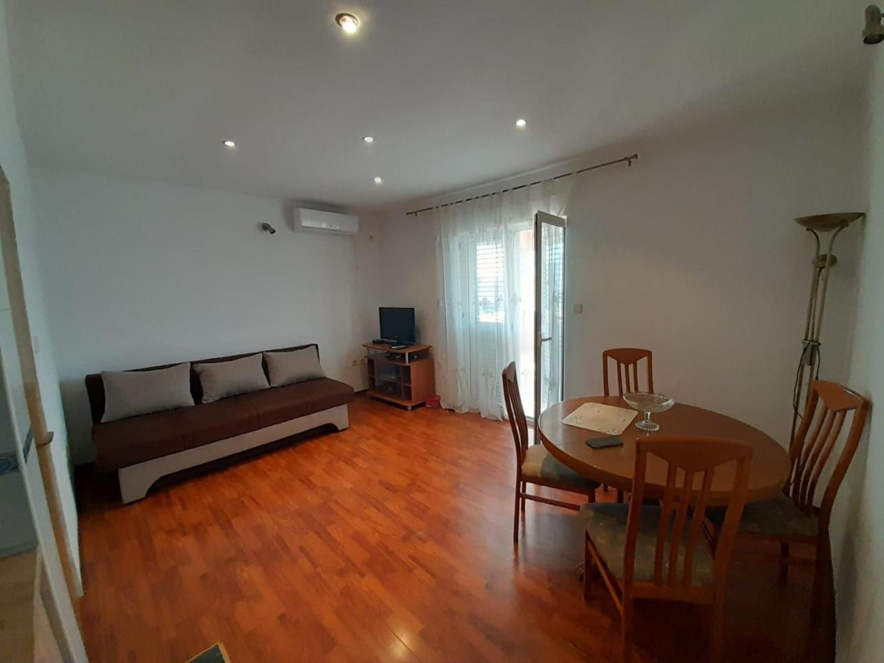 Sreca Apartment Near Beach With Bbq Bibinje Phòng bức ảnh